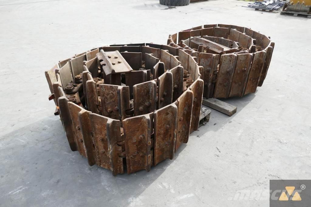 CAT D7R Trackgroup Pneumatiky, kolesá a ráfiky