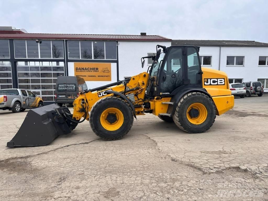 JCB TM 320 S Teleskopické manipulátory