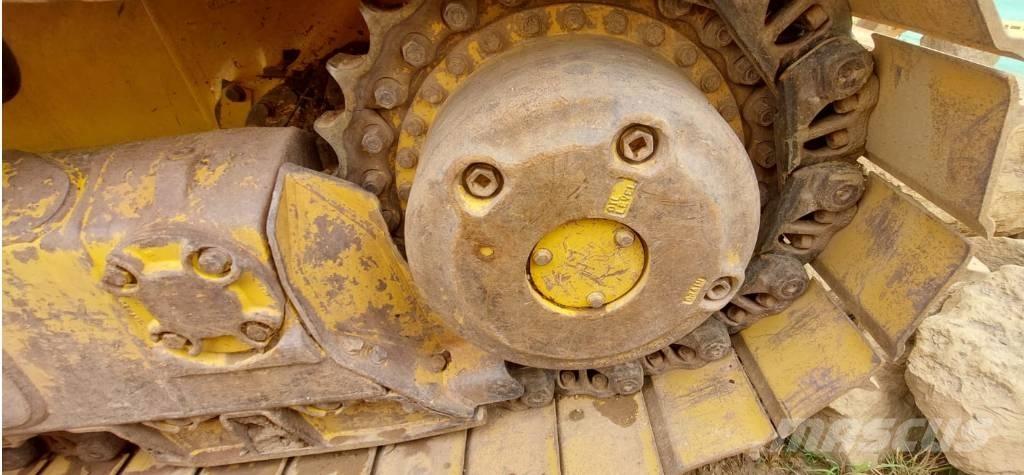 Komatsu D 65 EX-16 Pásové dozéry