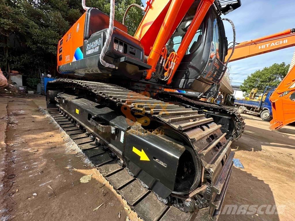 Hitachi EX 200 Pásové rýpadlá