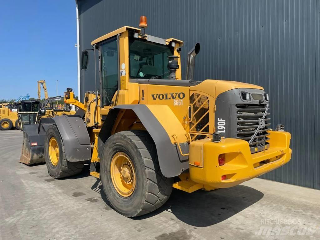 Volvo L90F - 3rd valve Kolesové nakladače