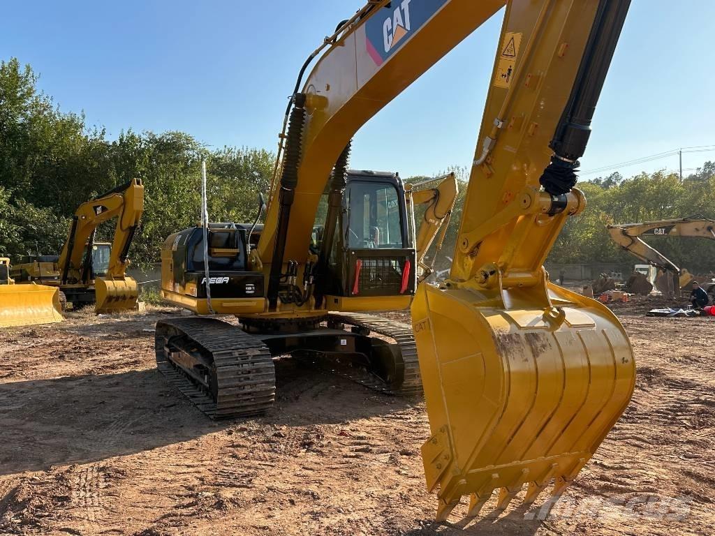 CAT 320 D L Pásové rýpadlá