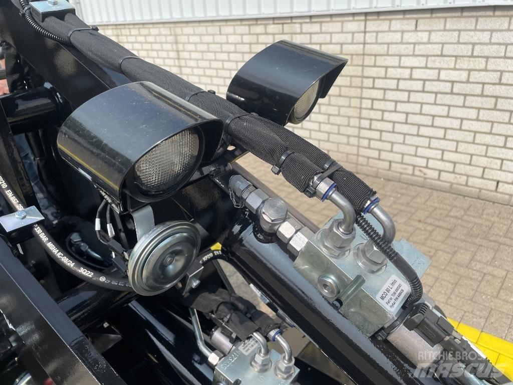 GiANT G 2200 E Kolesové nakladače