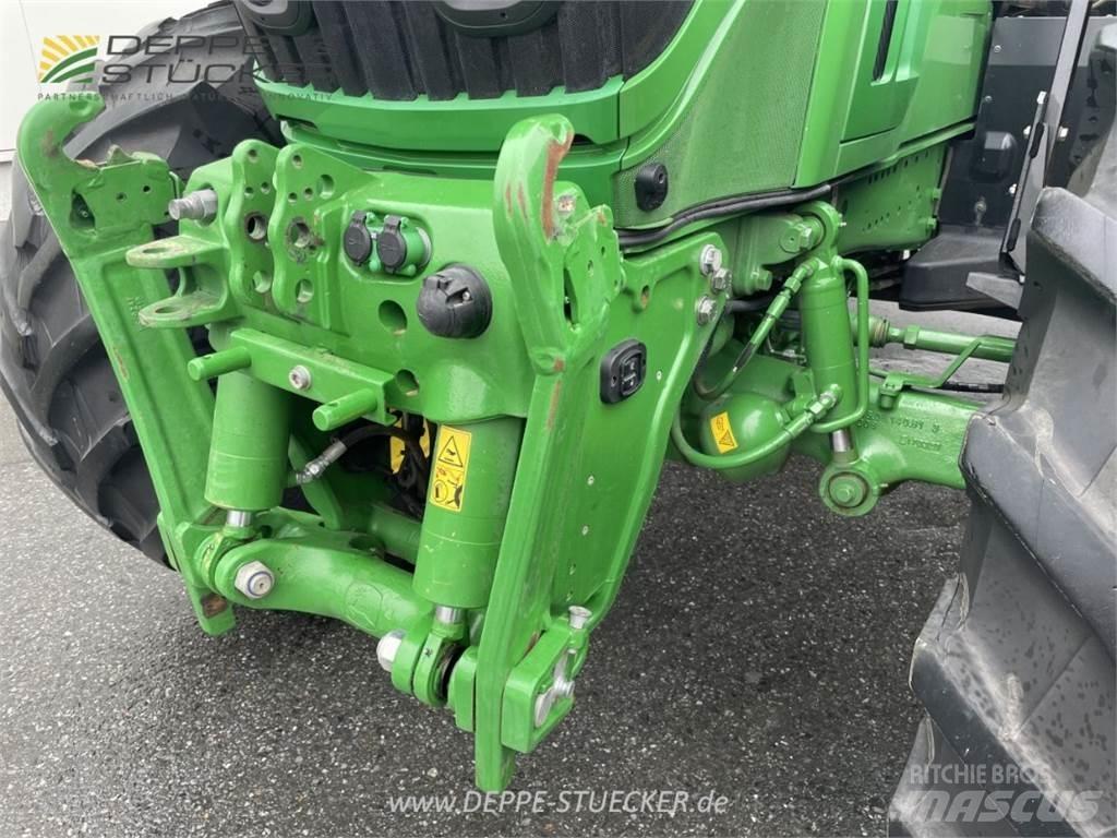 John Deere 6250R Traktory