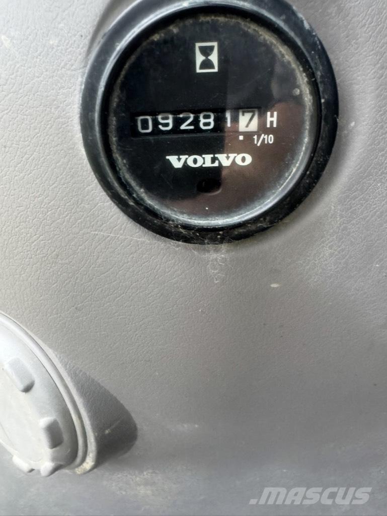 Volvo ECR235DL Pásové rýpadlá