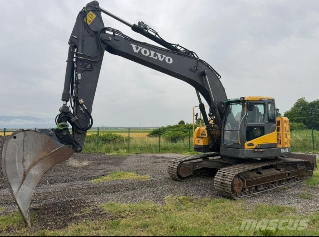 Volvo ECR235DL Pásové rýpadlá