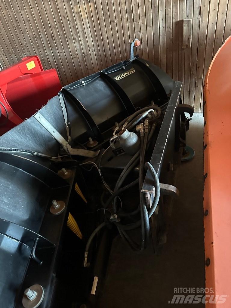 Gradmeko 320 v Snežné pluhy, predné snežné radlice