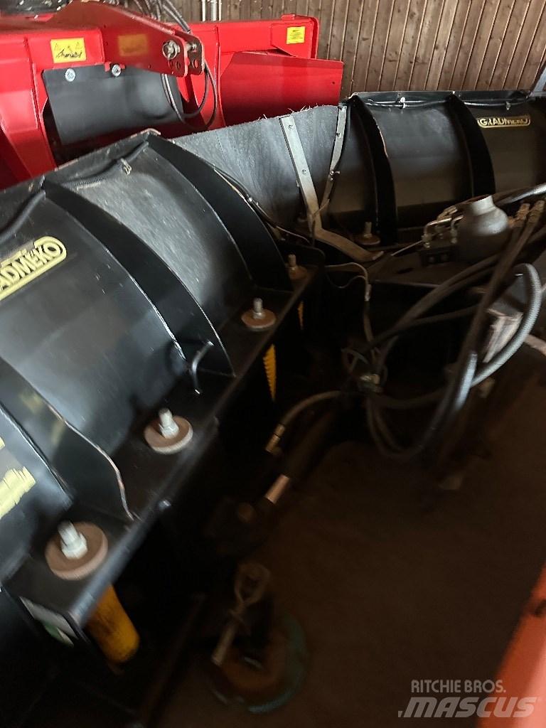 Gradmeko 320 v Snežné pluhy, predné snežné radlice