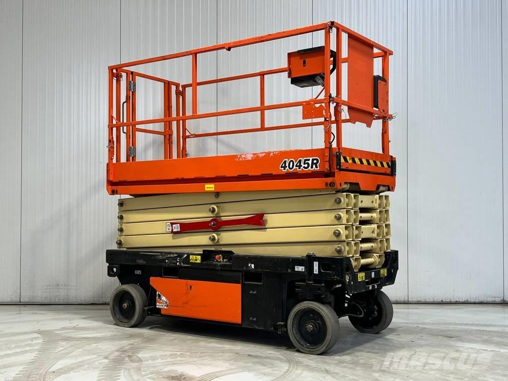 JLG 4045R Nožnicové zdvíhacie plošiny