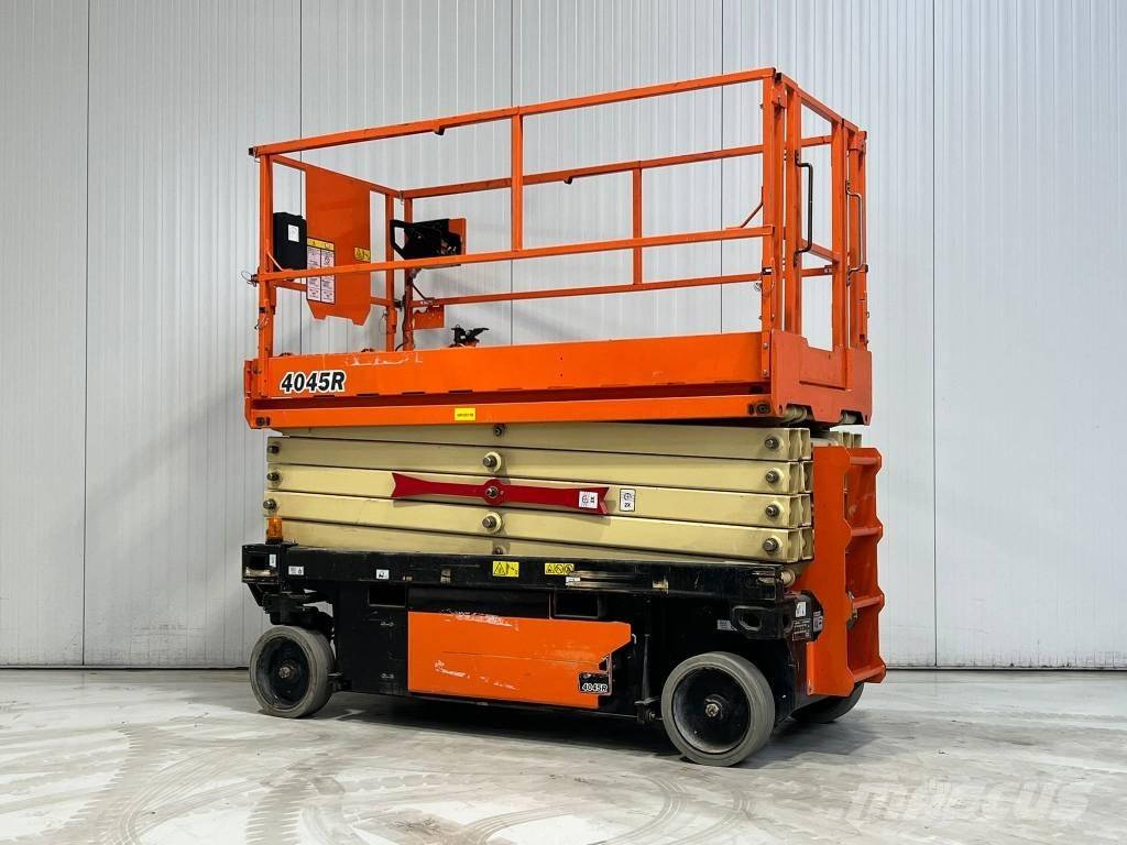 JLG 4045R Nožnicové zdvíhacie plošiny