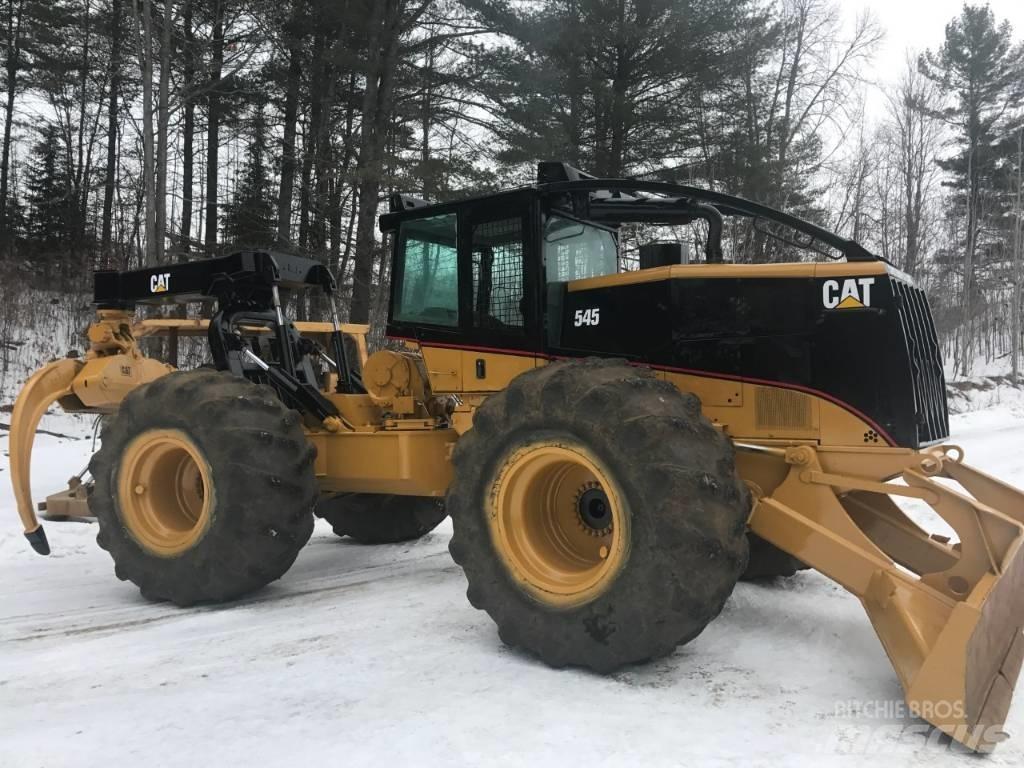 CAT 545 Skiddery