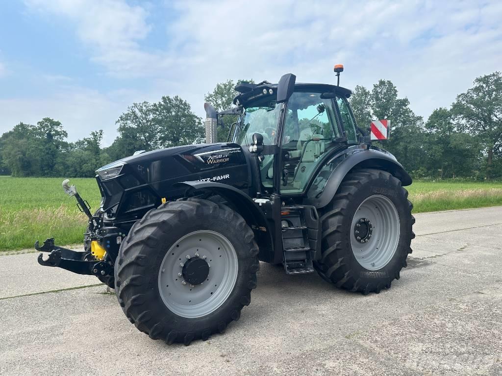 Deutz-Fahr 7250 Traktory