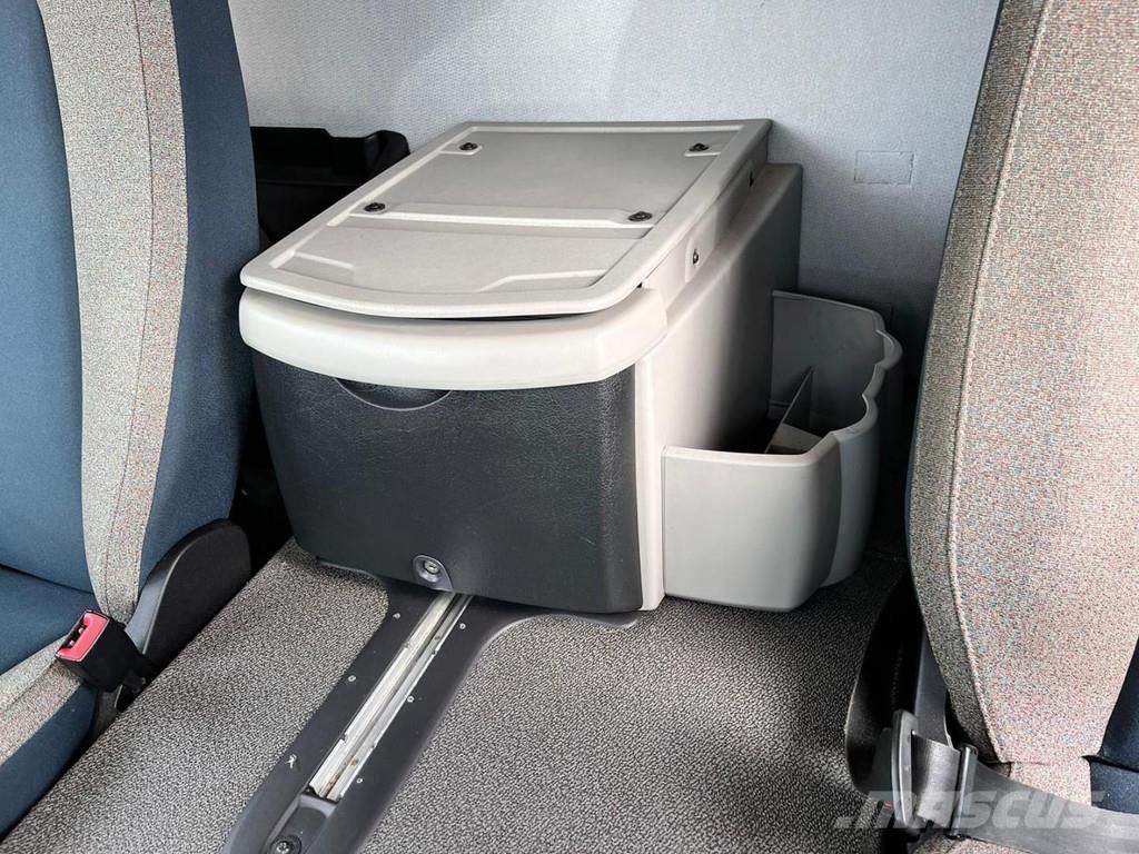 Volvo FL210 Skriňová nadstavba