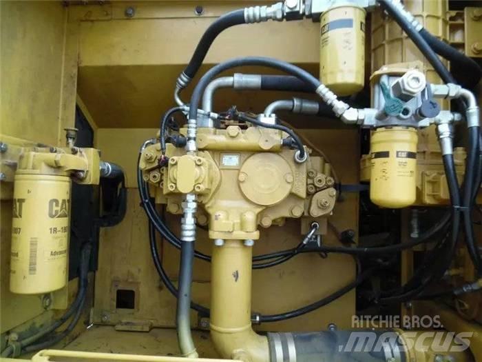 CAT 325 D Pásové rýpadlá