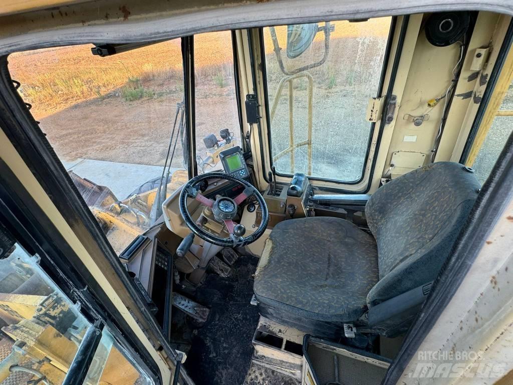 CAT 966 F Kolesové nakladače