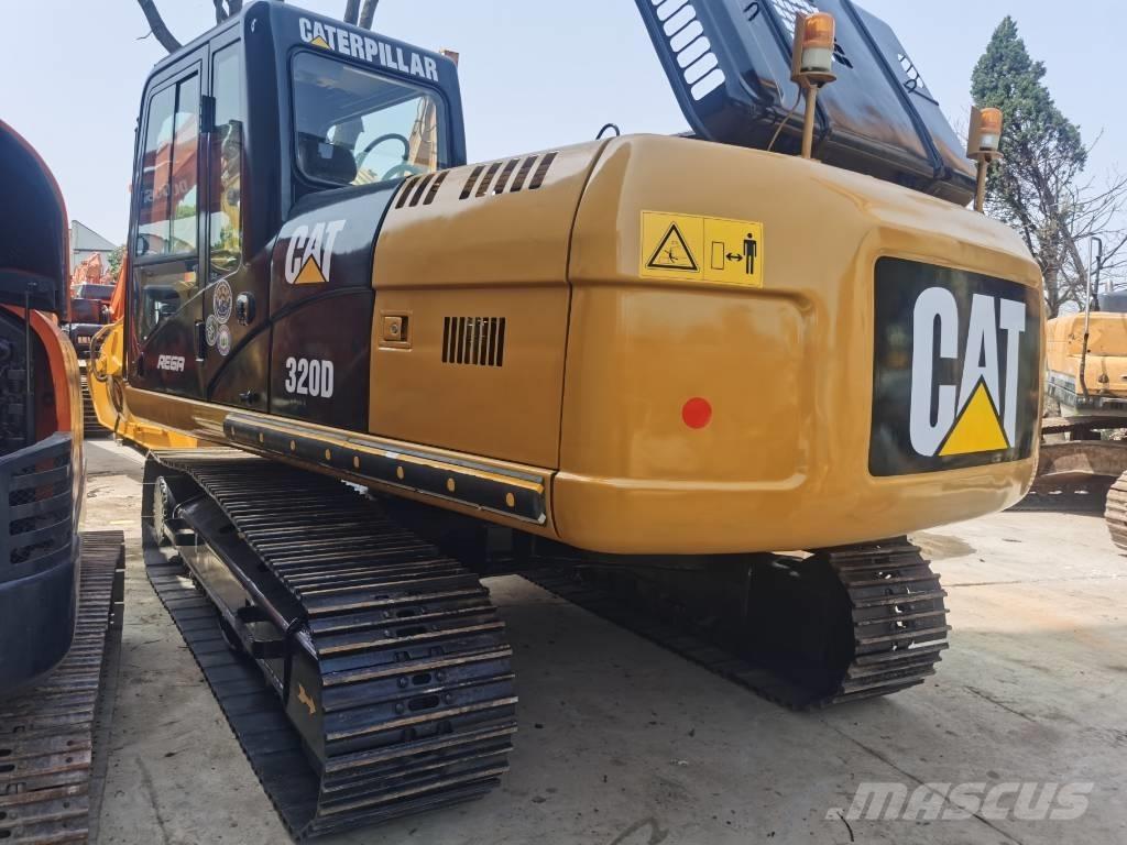 CAT 320 D2 Pásové rýpadlá