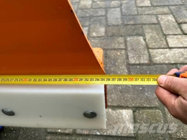  Sneeuwschuif lfn 30 Snežné pluhy, predné snežné radlice