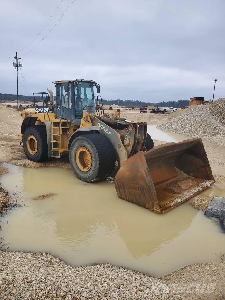 John Deere 844 K Kolesové nakladače