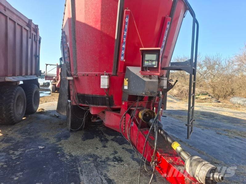 JF FEEDER VM 38 Kŕmidlá, kŕmne žľaby