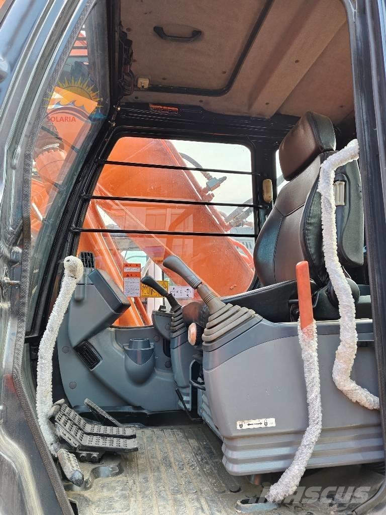 Hitachi ZX 200 Pásové rýpadlá