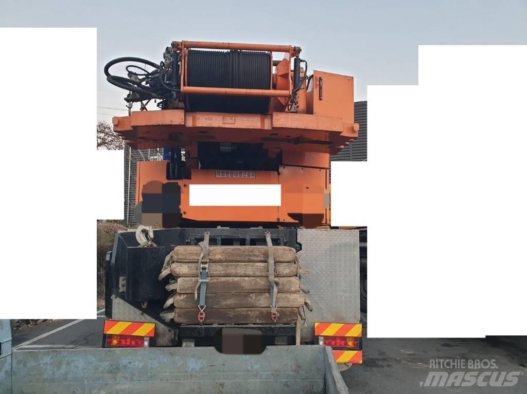 Demag AC 200 Univerzálne terénne žeriavy