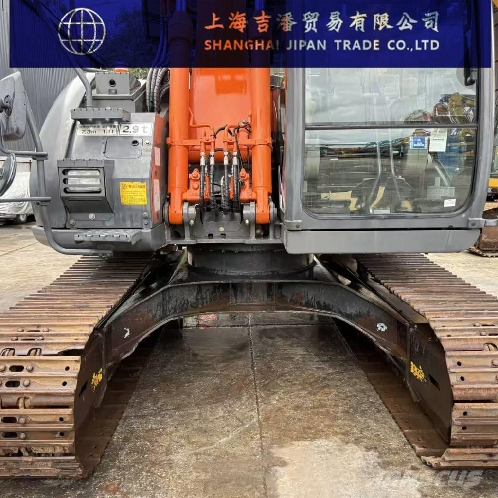Hitachi ZX 135 Pásové rýpadlá