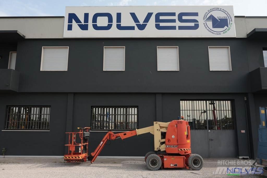 JLG E300AJP Kĺbové plošiny