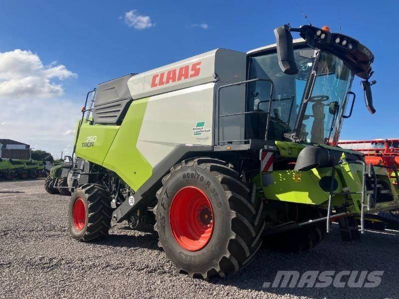 CLAAS TRION 750 Kombinované zberacie stroje