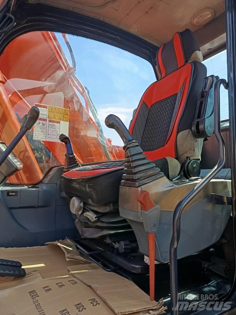 Doosan DX150 LC Pásové rýpadlá