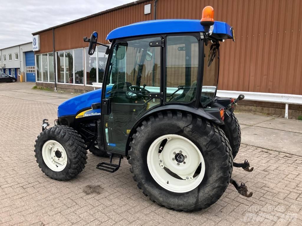 New Holland 3040 Traktory