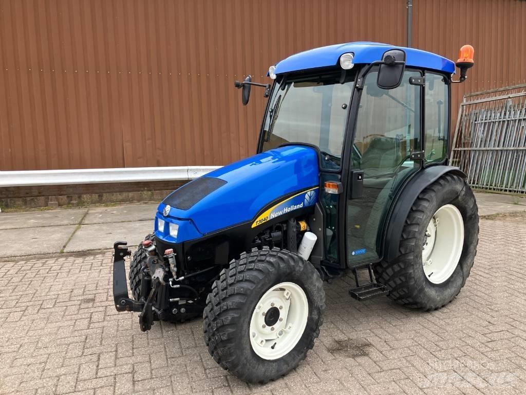 New Holland 3040 Traktory