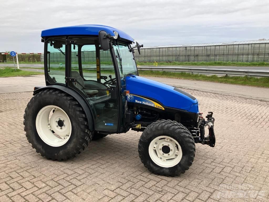 New Holland 3040 Traktory