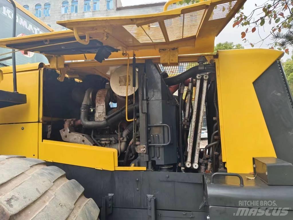 Komatsu WA 470 Kolesové nakladače