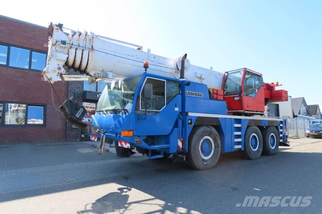 Liebherr LTM 1055-1 Univerzálne terénne žeriavy