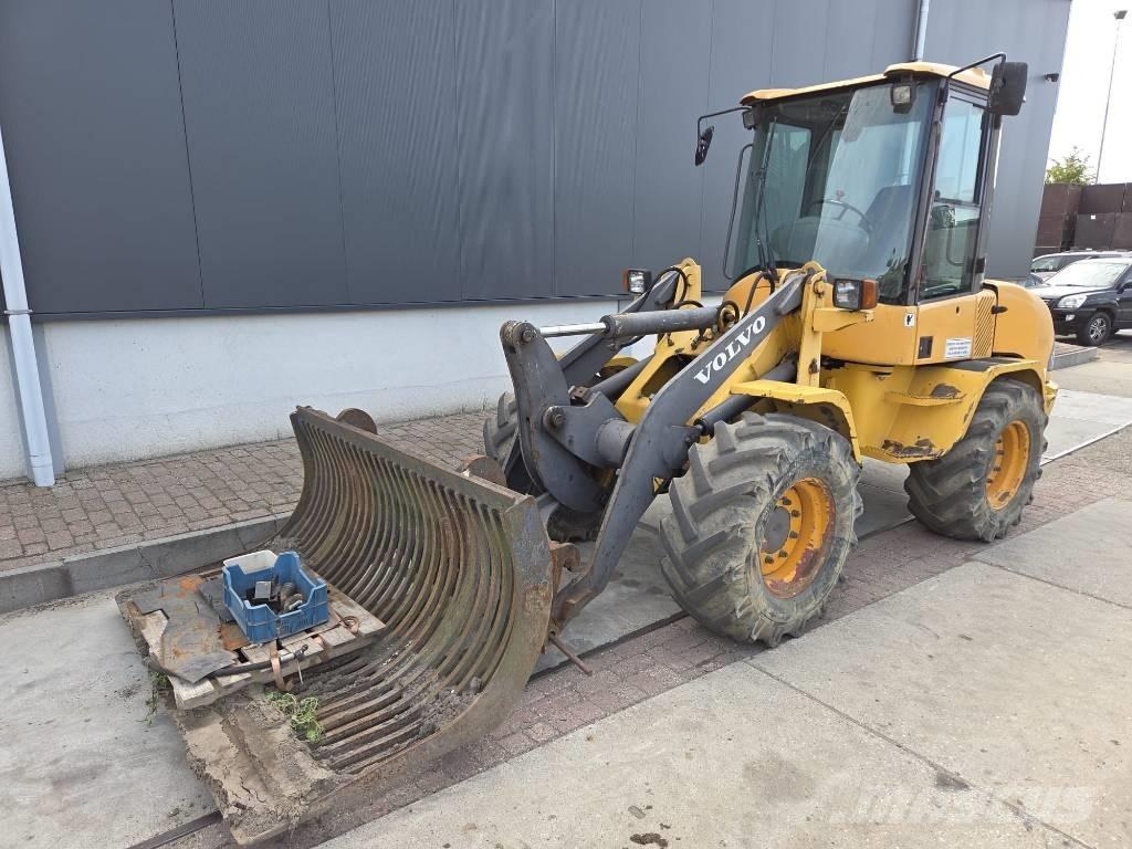 Volvo L 30 B Kolesové nakladače