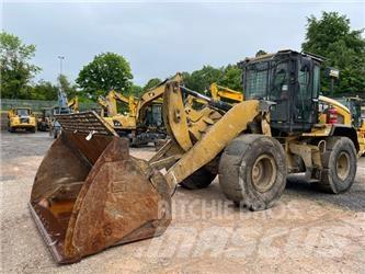 CAT 930 K Kolesové nakladače