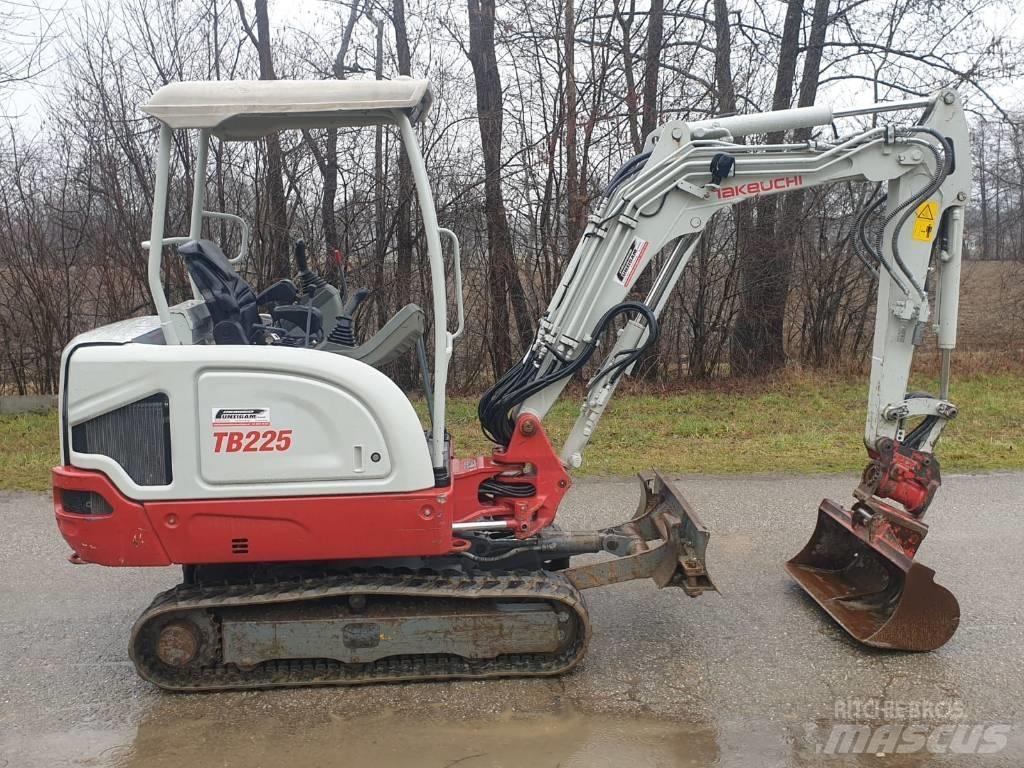 Takeuchi TB 225 Mini rýpadlá < 7t