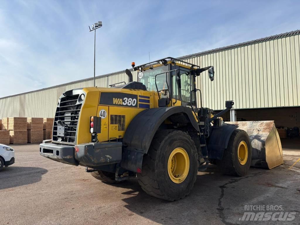 Komatsu WA 380-8 Kolesové nakladače