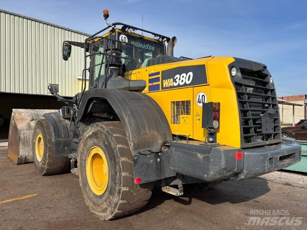 Komatsu WA 380-8 Kolesové nakladače