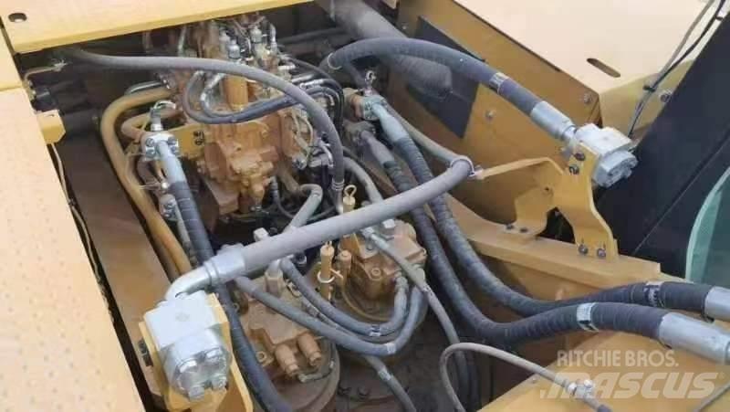 CAT 2022 CAT 350 Kolesové rýpadlá