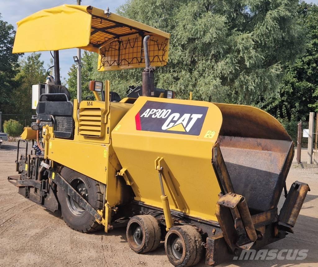 CAT AP300 Finišéry