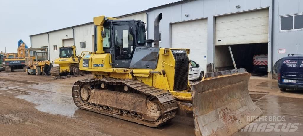 Komatsu D 61 EX-15 Pásové dozéry