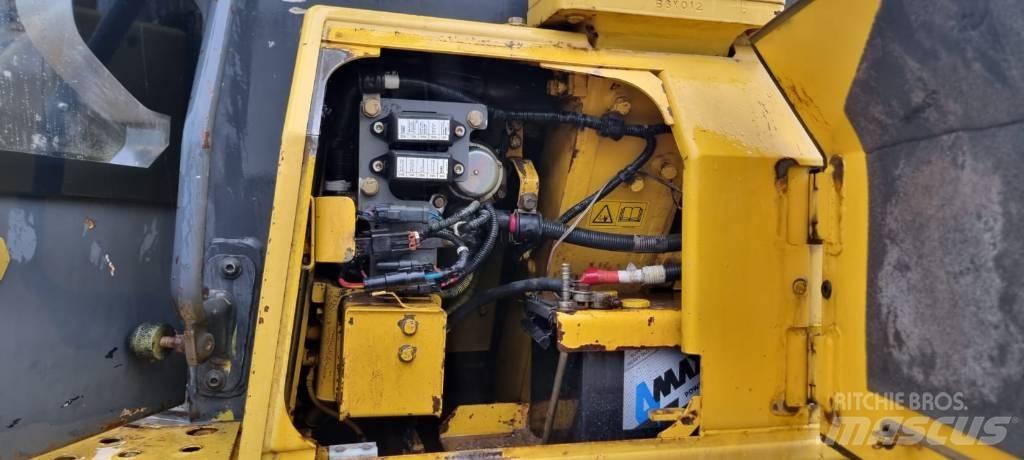 Komatsu D 61 EX-15 Pásové dozéry