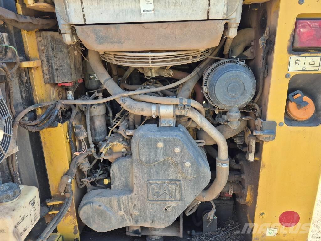 CAT 249 D Šmykom riadené nakladače