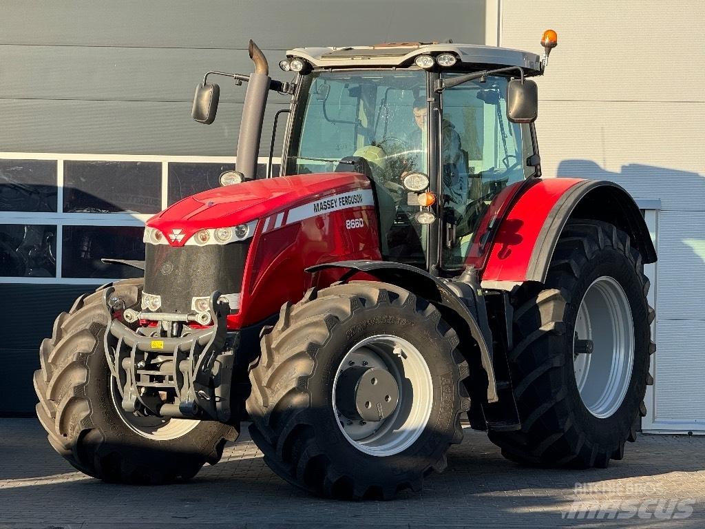 Massey Ferguson 8660 Traktory