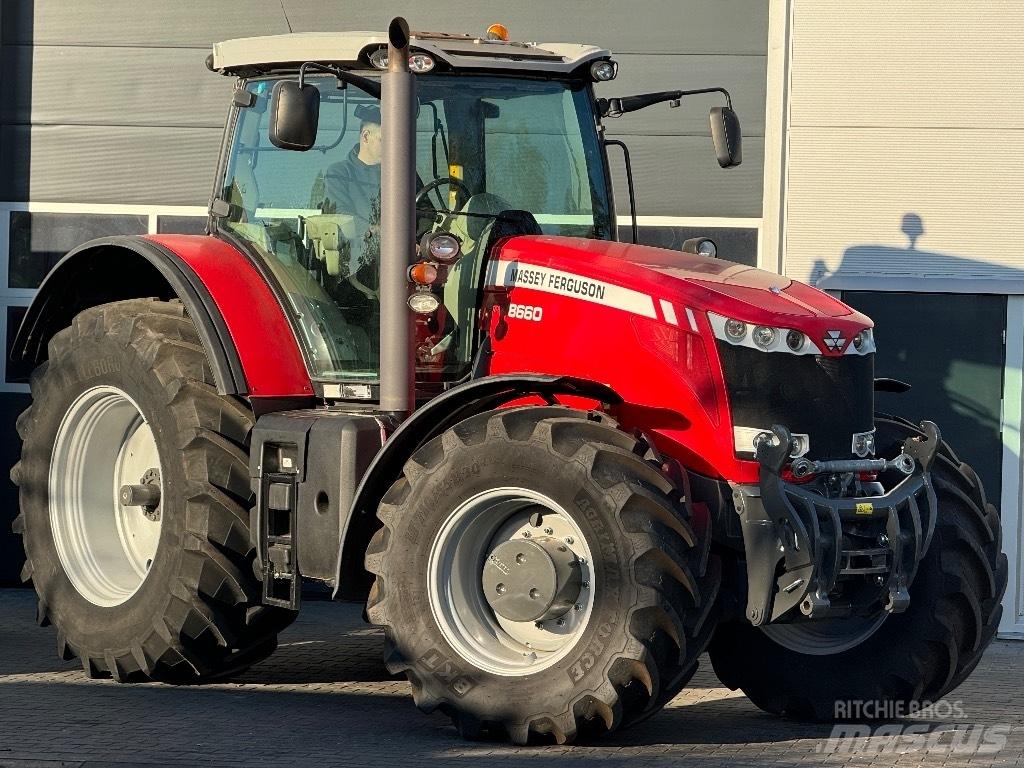 Massey Ferguson 8660 Traktory