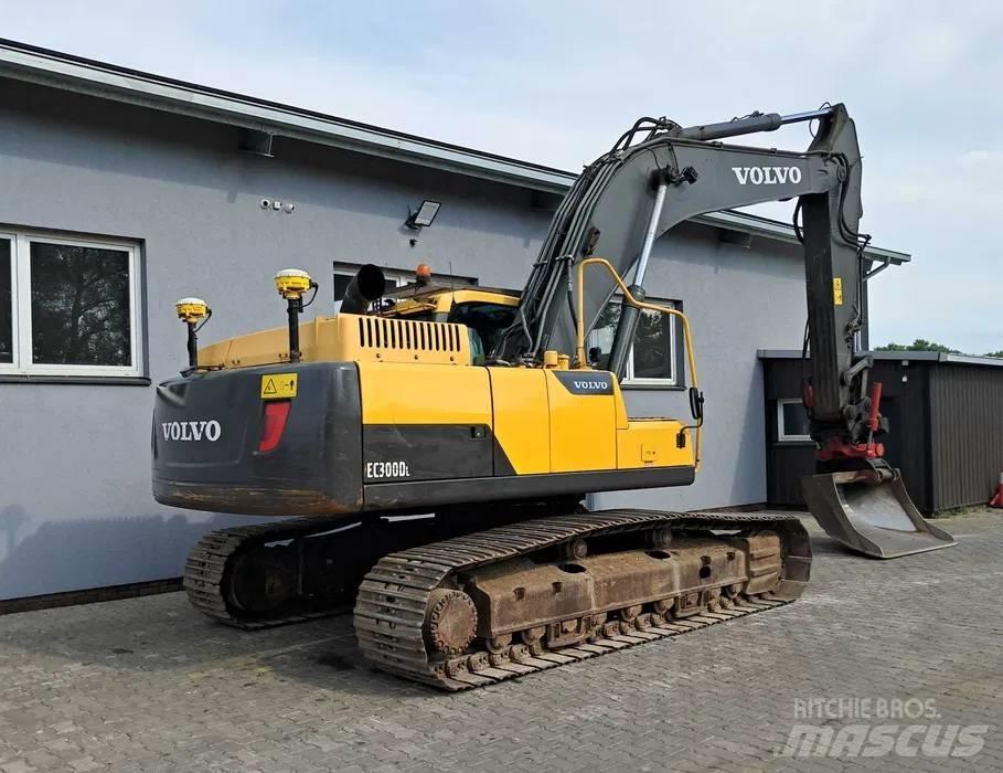 Volvo EC 300 D L Pásové rýpadlá