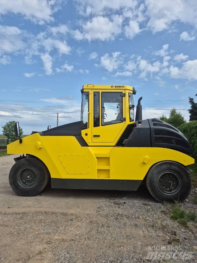 Bomag BW 24 R H Pneumatikové valce