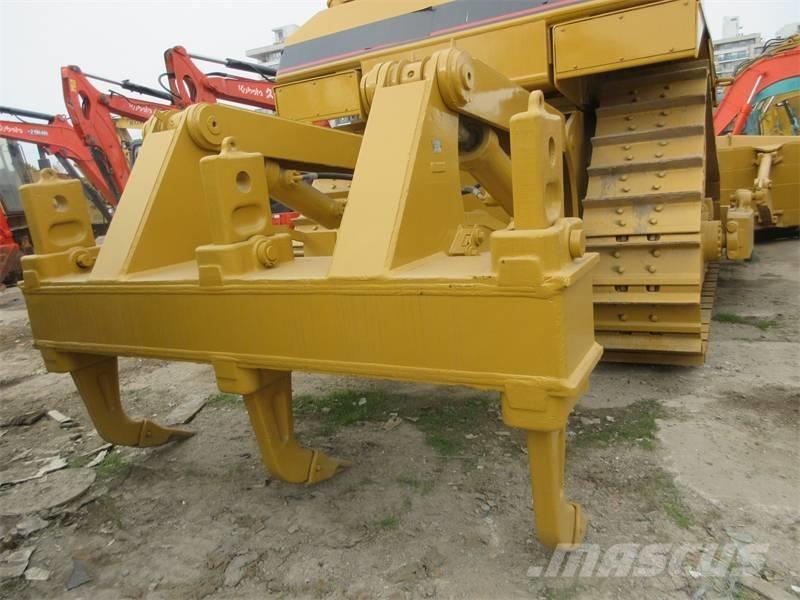 CAT D 8 R Pásové dozéry