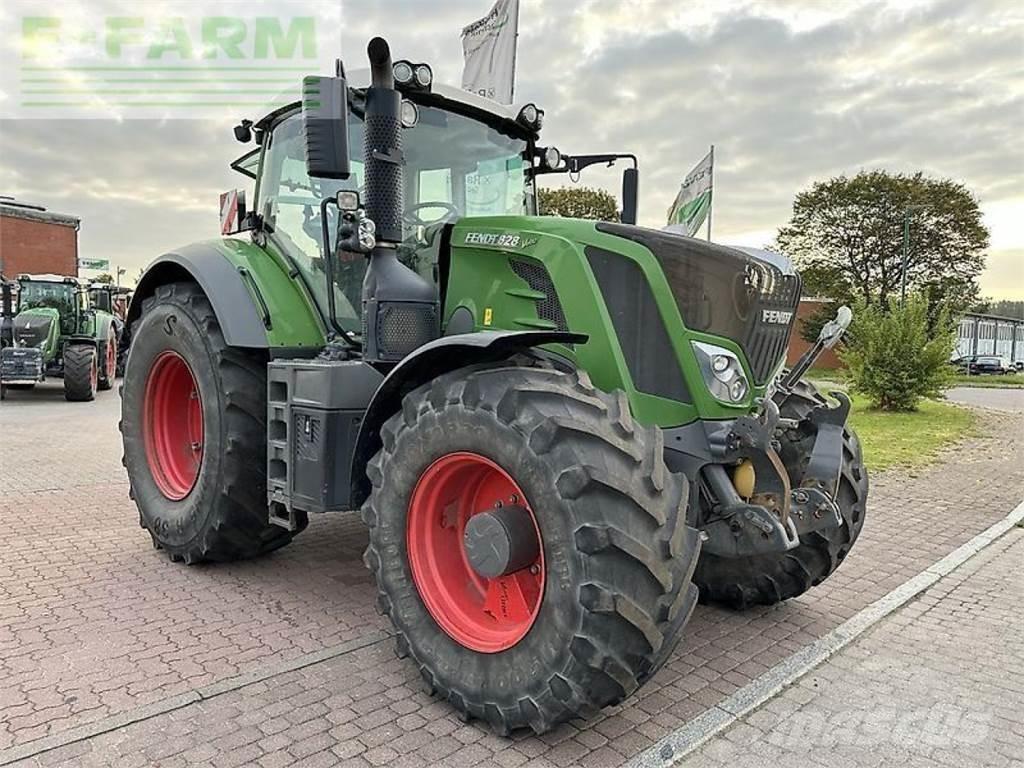Fendt 828 vario s4 Traktory